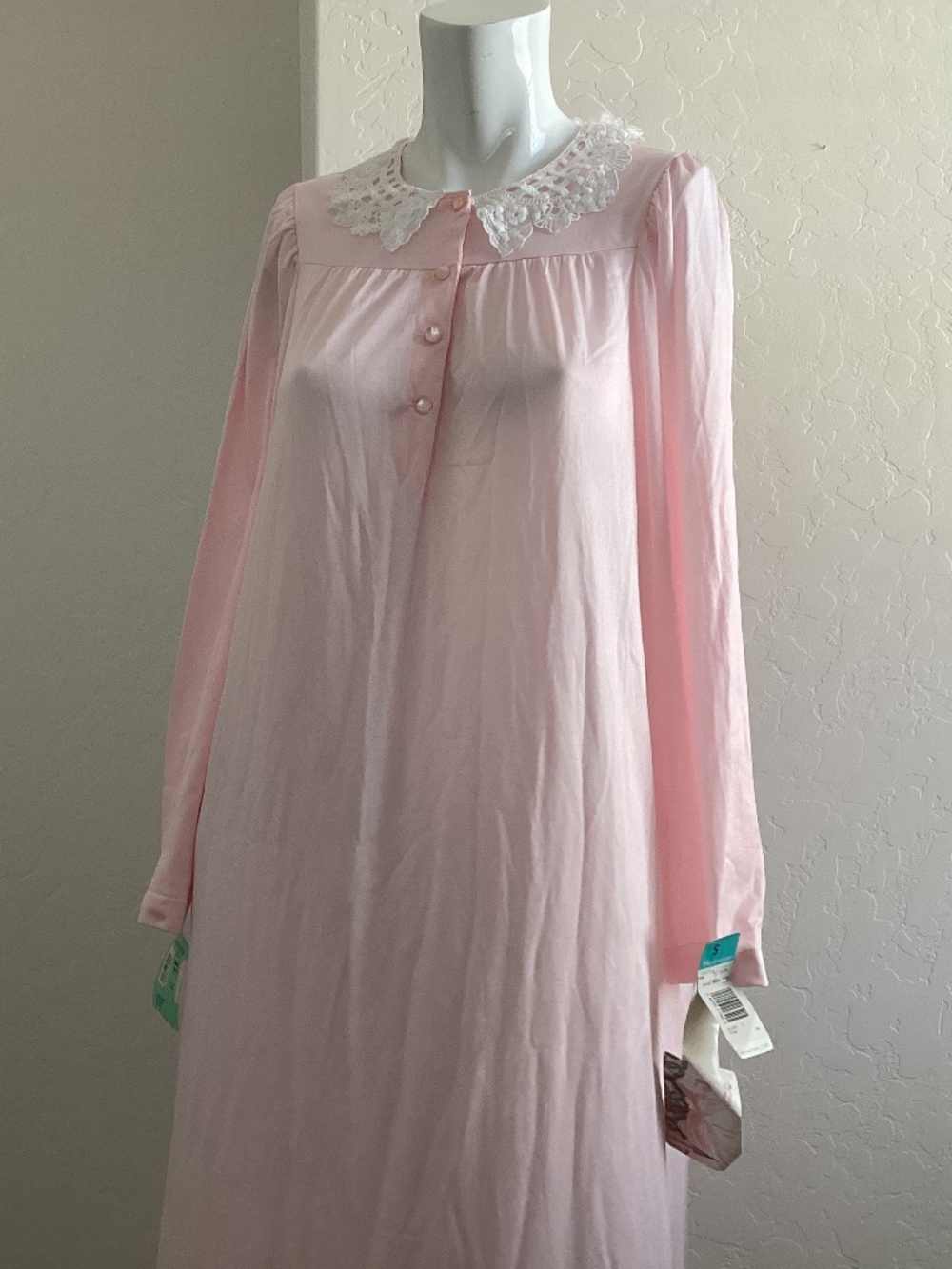 Shadow Line, NEW WITH TAGS, vintage, size S, pink, crochet collar, nightgown